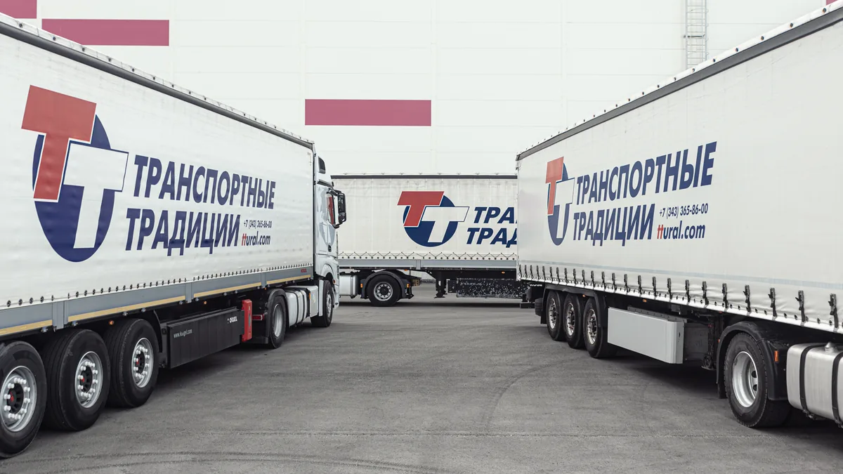 Борта полуприцепов с логотипом перевозчика: чьё имя стоит в накладной, тот и отвечает